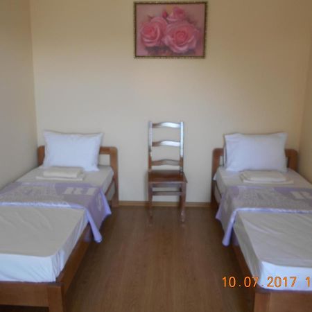 Hotel Lastochka Zaliznyj Port Exteriér fotografie