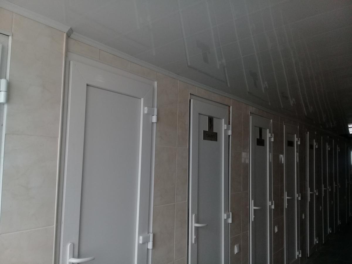 Hotel Lastochka Zaliznyj Port Exteriér fotografie